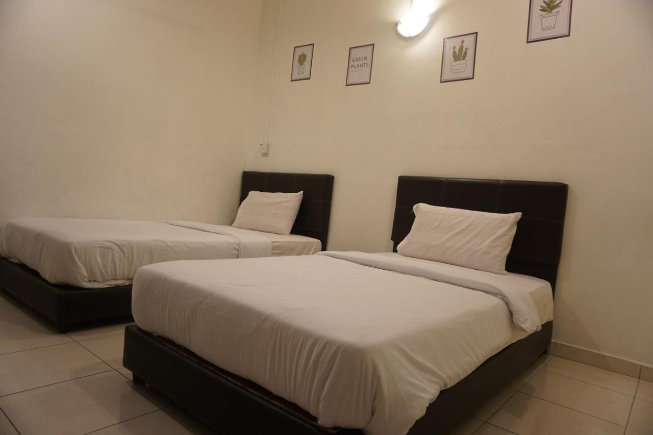 S & S Guest House Kuantan Buitenkant foto